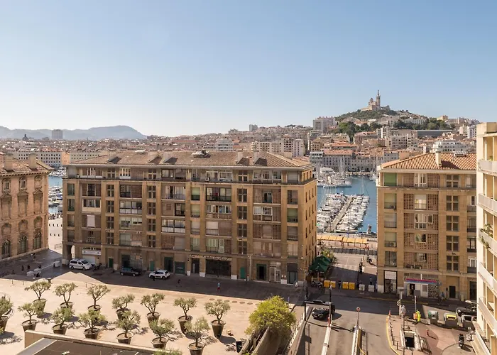Splendide Vue Sur Nd De La Garde Et Le Vieux Port