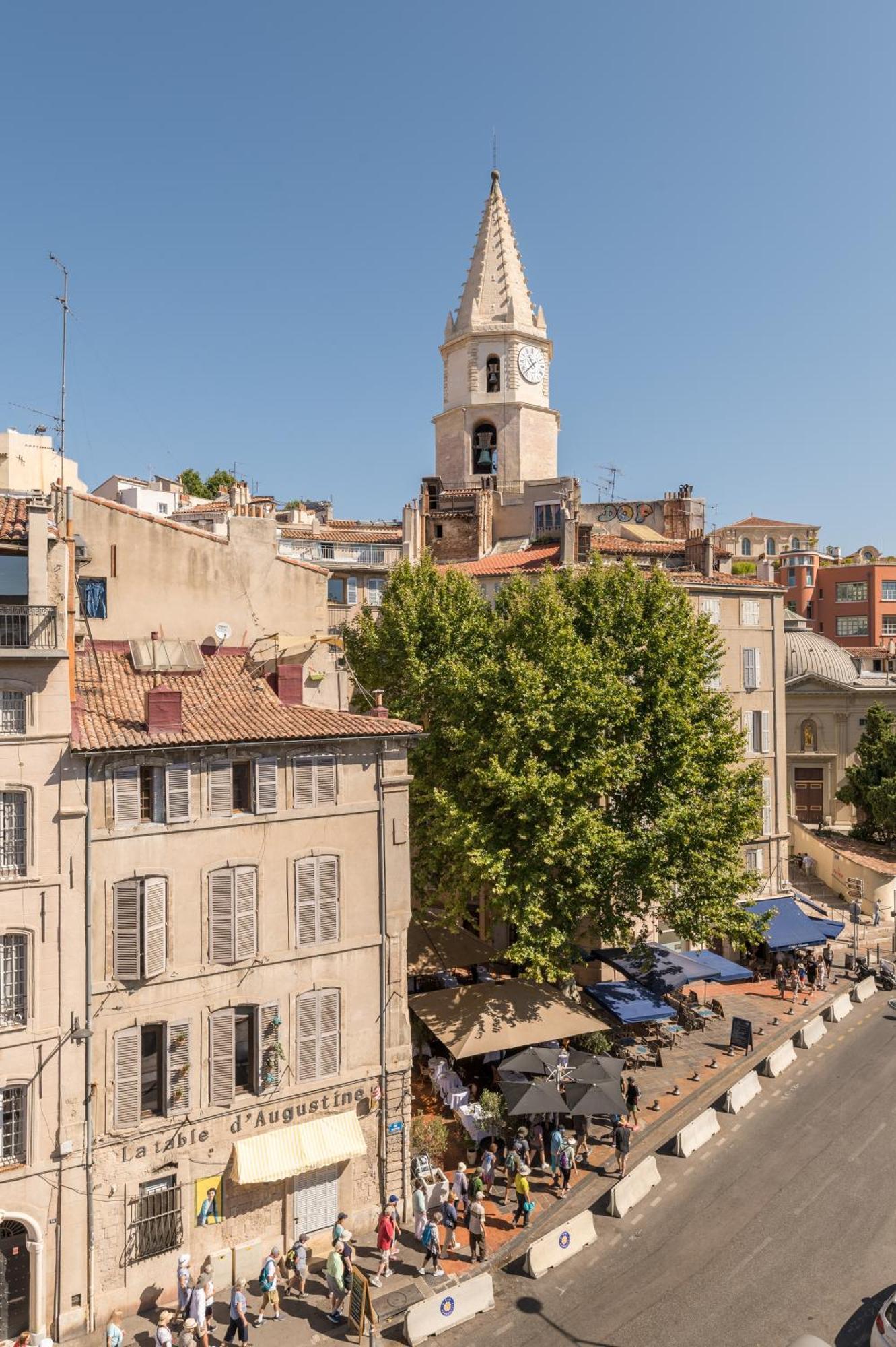 Splendide Vue Sur Nd De La Garde Et Le Vieux Port *